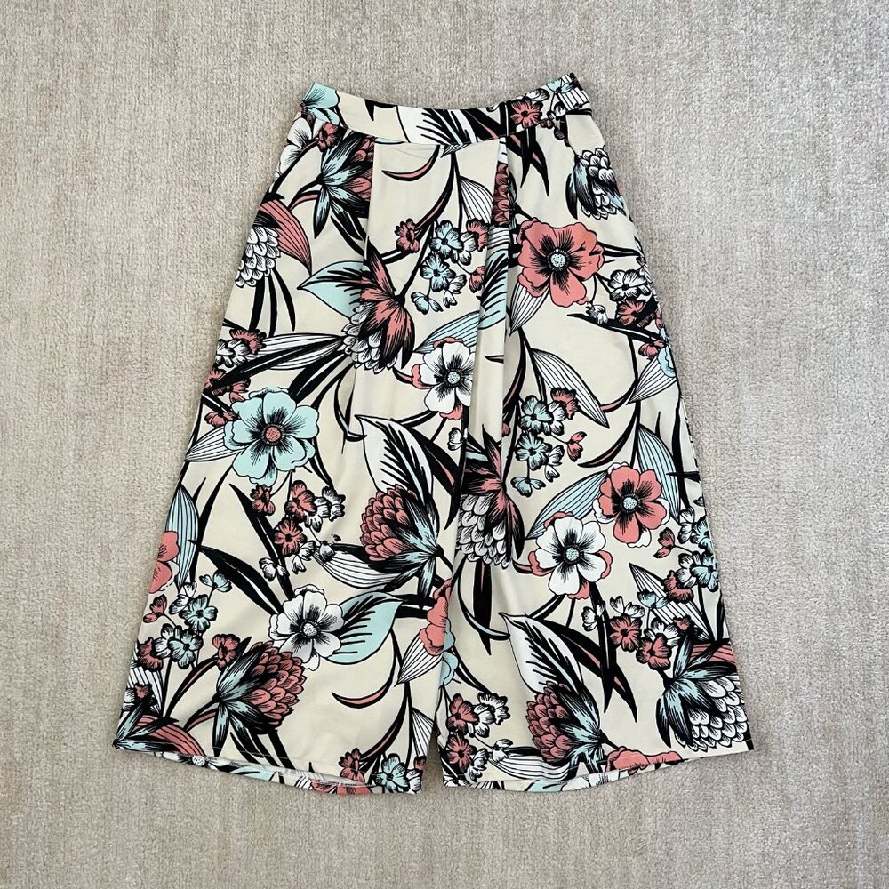 TOV Los Angeles Wide Leg Boho Floral Print Crop Pull On Pants 38 / S